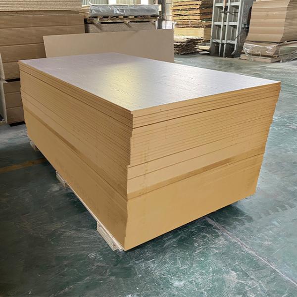 Natural Oak Grain Melamine Faced MDF For Luxury Interior Joinery And Wall Paneling