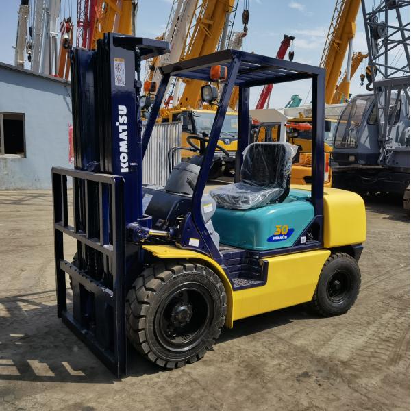 90% KOMATSU FD30 Forklift Manual Power Source at Longhua with FD40 FD50 FD70