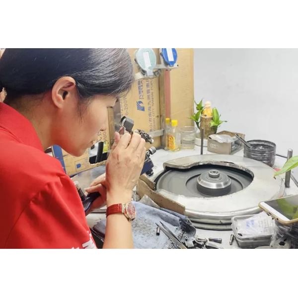 Лаборатория глаза HPHT розовая Equine сделала украшения ювелирных изделий диамантов