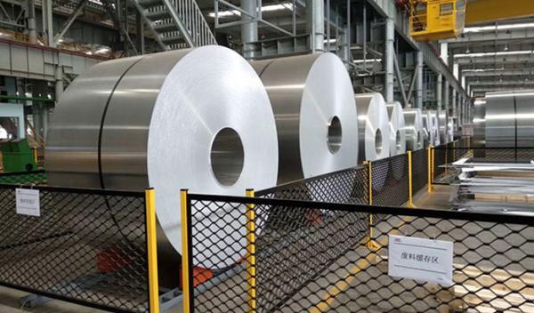 Bobina de alumínio revestida de largura de 3 mm a 1500 mm Estoque de bobina de alumínio para calhas
