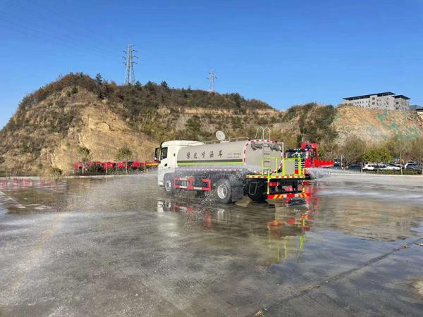 12000L Oil Fuel Tank Truck With Dongfeng 6x6 6 Wheeler Aluminum Alloy Petrol Carrier