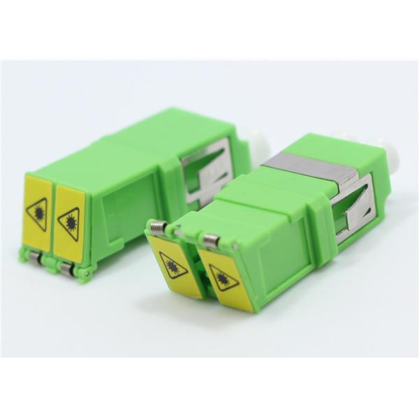 Tipo adaptador de dos puertas de la fibra óptica del duplex del LC APC con verde externo integrado del color del obturador