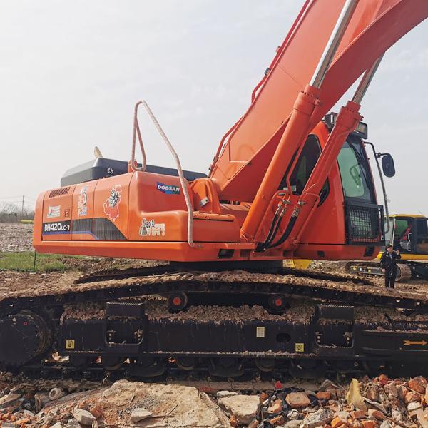 Used Doosan DH420 excavator 220KW Rated Power 42 Ton Weight 1.5m3 Bucket Capacity