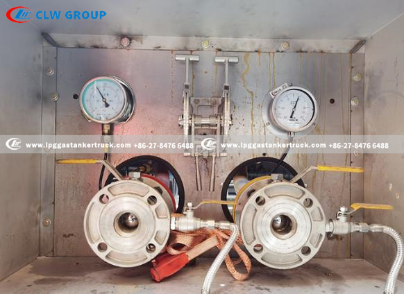 Isuzu Giga 20m3 Mobile LPG Cylinder Filling Delivery Truck Bobtail Truck