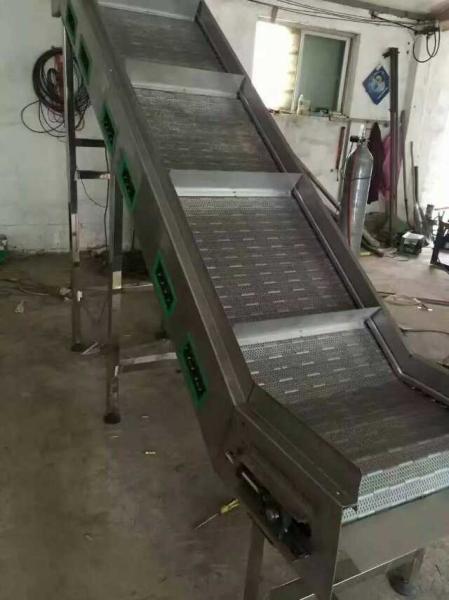                 Container Truck Loading Unloading Flexible Belt Conveyor Motorized Telescopic Roller Conveyor for Carton Box             