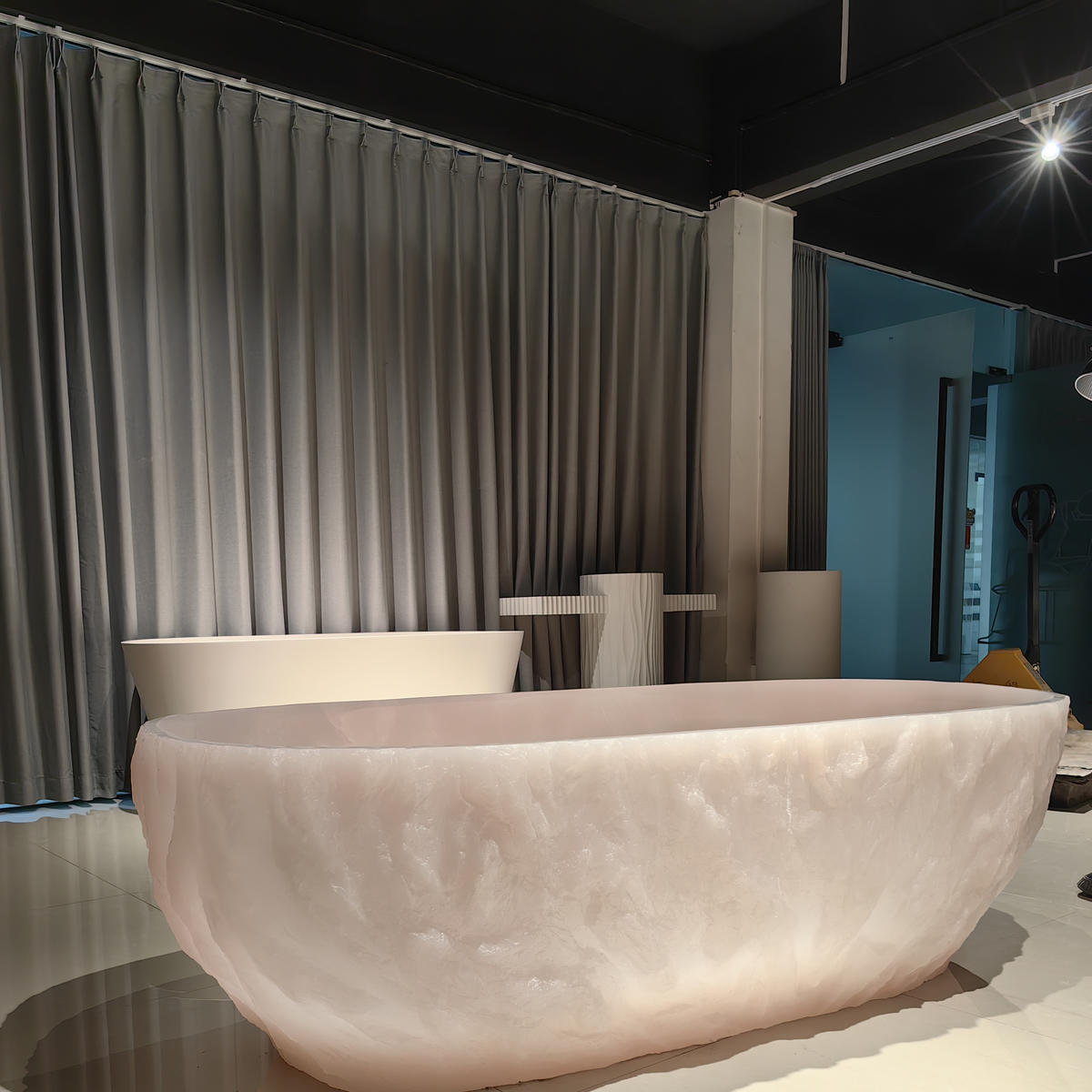 Mold Resistant Bathroom Solid Surface Bathtub Volcanic Rock Effect Stand Alone