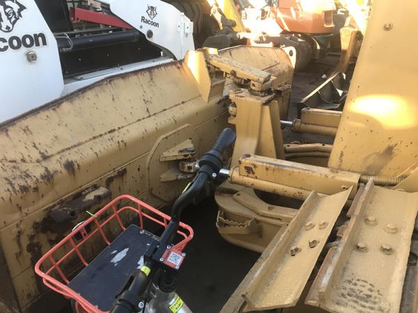 Second Hand Old  Bulldozer D5G LGP A / C PAT Blade 9 Km / H