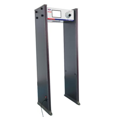 caminhada do detector 2.5m da temperatura corporal 1.6W através do termômetro infravermelho