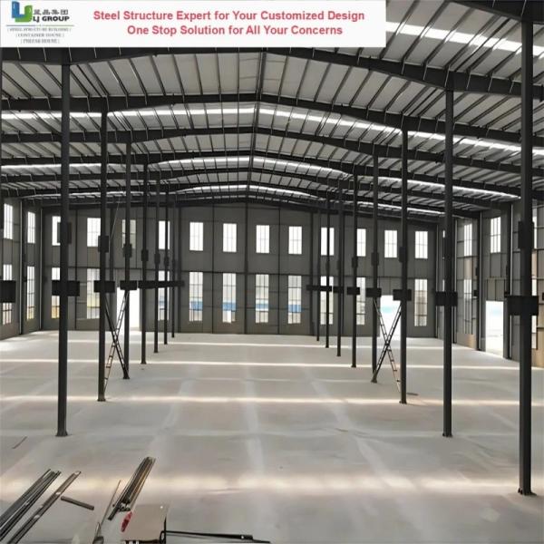 Hot DIP Galvanized Light Weight Logistic Workshop Warehouse Pre-Engineering Prefabricated Steel Structure Frame With Brace