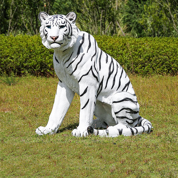 Outdoor Display Life Size Bengal Tiger Fiberglass Statue with Marine-Grade Fiberglass Construction