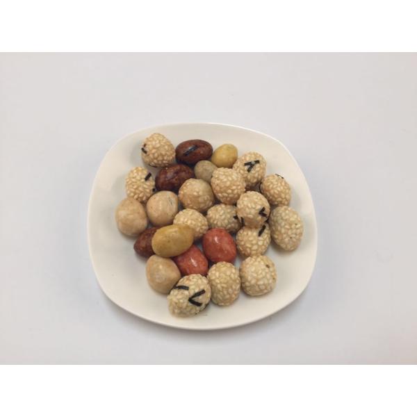 Зажаренные в духовке арахисы вкуса соевого соуса 100% здоровые очень вкусные естественные покрыли в красочной коже в оптовой упаковке