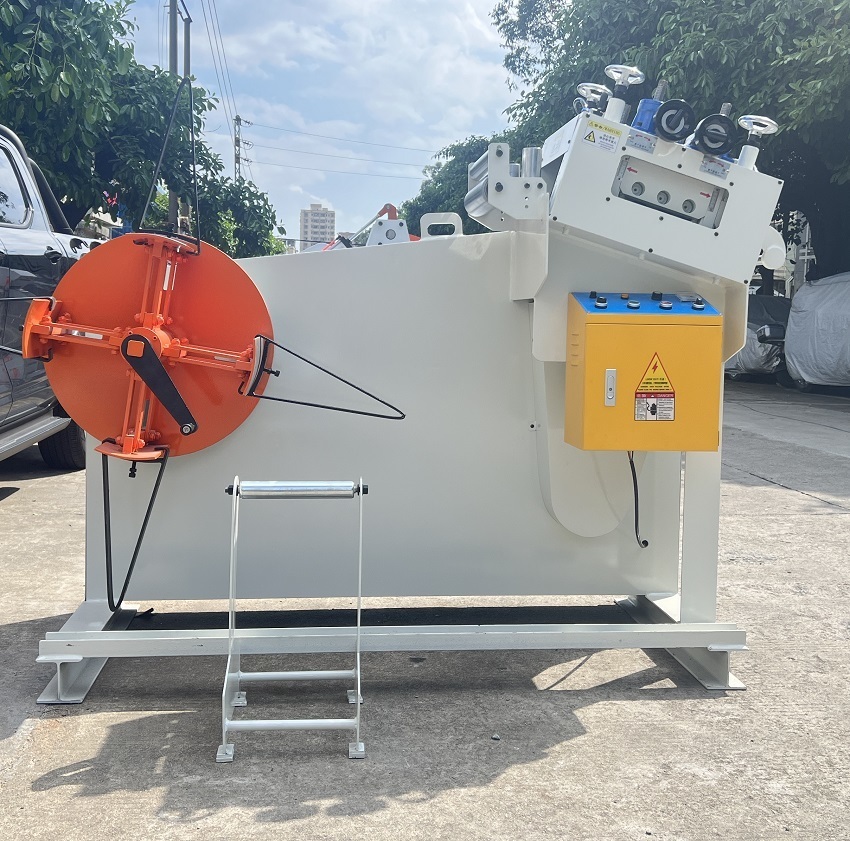 Steel Decoiler Straightener Uncoiling Coiling Iron Straightening Machine