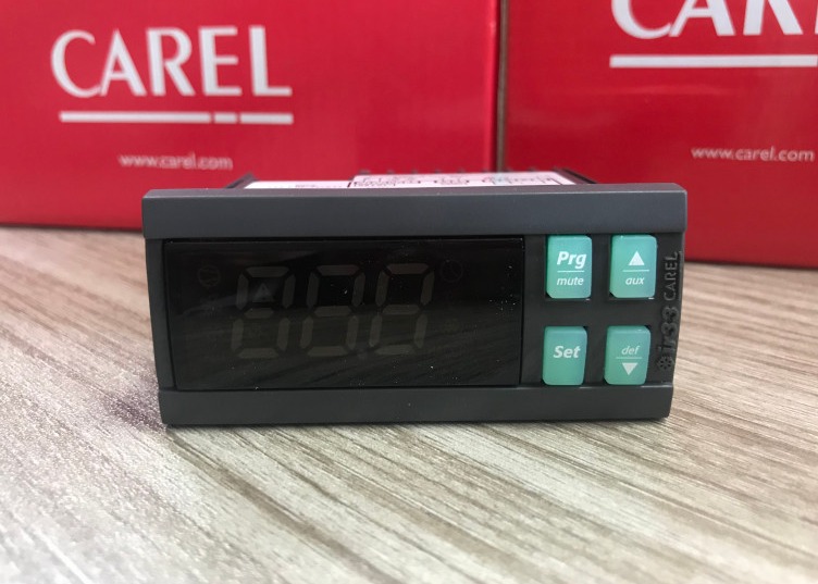 Регуляторы температуры IR33SOER00 IR33FOSER00 Carel для комнаты замораживателя охладителя
