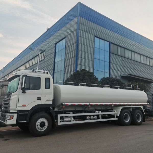JAC Stainless steel Fresh Milk Edible Oil Transport Tank Water Tanker Delivery Truck
