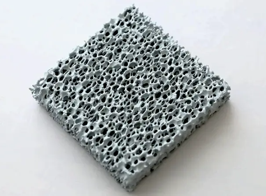 Silicon Carbide Foam Filter with Extreme Temperature Resistance, Exceptional Strength, and Superior Thermal Shock Resistance for Foundry Applications