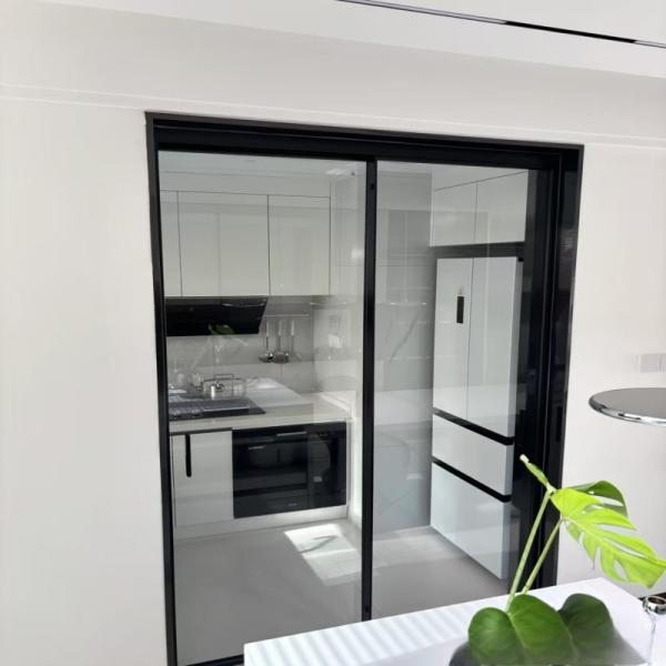 Skate Stylish Thermal Break Aluminum Narrow Frame Sliding Door with Tempered Glass Panels