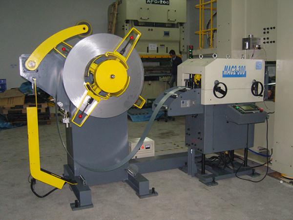 Metal Strip Feeding Punch Roller Feeder Electronic Parts Processing Stamping