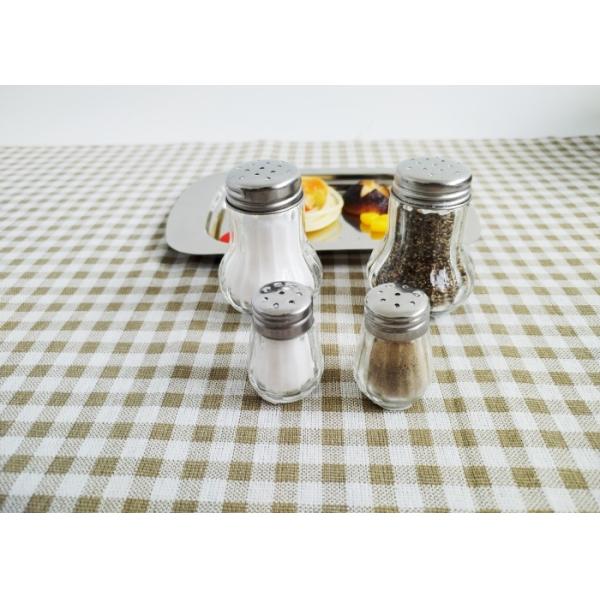 Соленая перечная шайба, включенная в одноразовые приправы