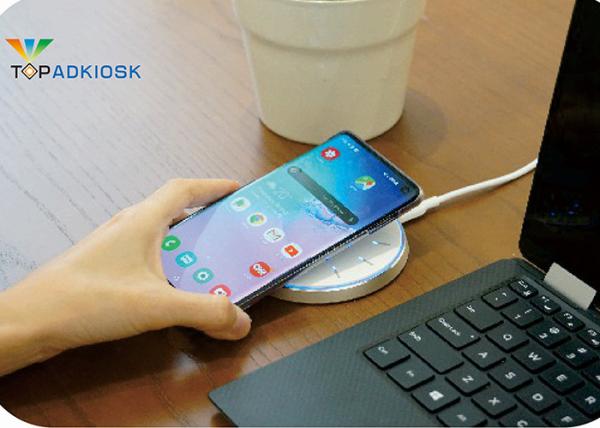 Smart Phone 3 In 1 15w Fast Wireless Charger 110-205 KHz Charging Frequency