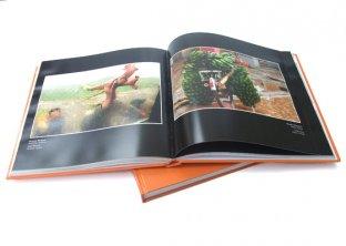 Aménagez l'impression en parc imprimée par coutume de livre de livres à couverture dure avec la stratification brillante pour des annonces