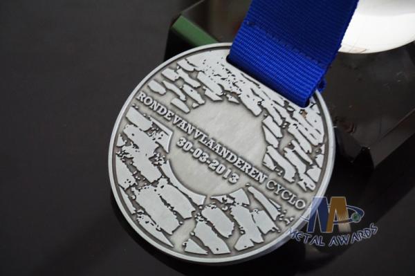 Championship Finisher Sports Marathon Events Metal Award Medals Die Casting With Blue Ribbon