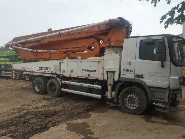 Bomba de hormigón tipo cilindro para 2014 Zoommillion 47m sin camión en promoción