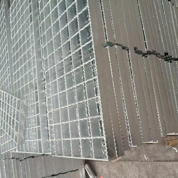 Serrated Steel Gratings: Enhanced Slip-Resistance for Safety