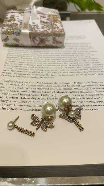 Luxury Double-Ball Earrings with Swarovsk* Pearls