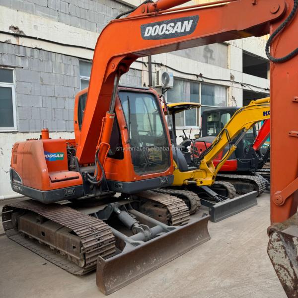 Doosan DX75-9C Mini Excavateur d'occasion Excellent état Couleur d'origine 0-2000 heures de travail