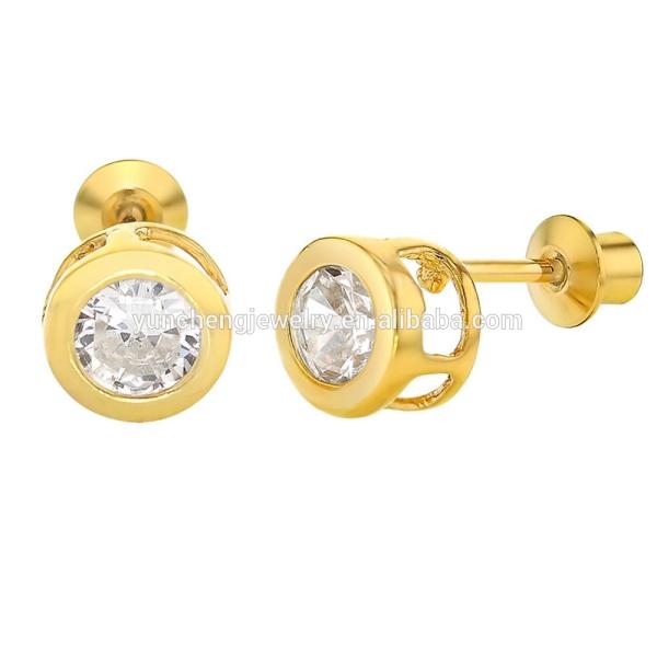 Des boucles d'oreilles en argent pour bébés et enfants 925