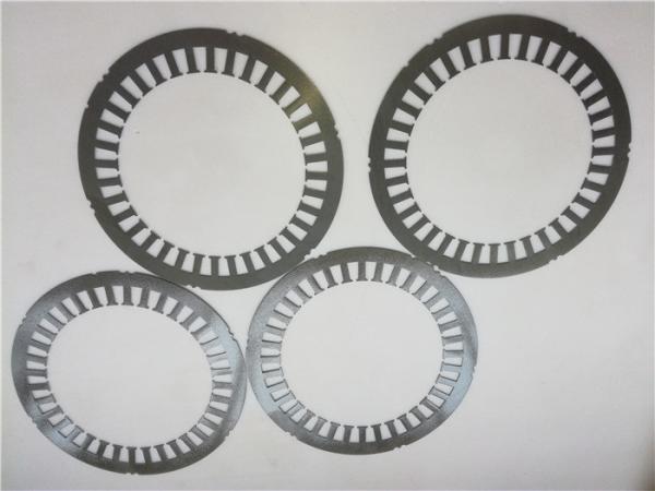 Dados de carimbo do metal do tratamento térmico 3 milhão espessuras da vida 0.5mm do molde dos cursos