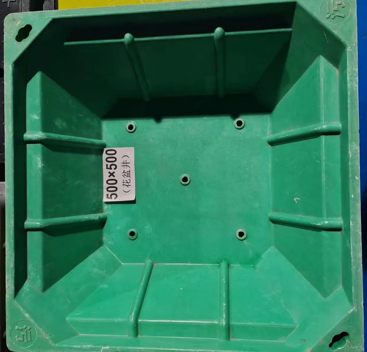 Anti-Corrosion Composite Greening Manhole Cover with Drainage Holes (500*500mm)