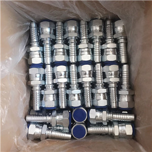 Женщина стали углерода 1/4