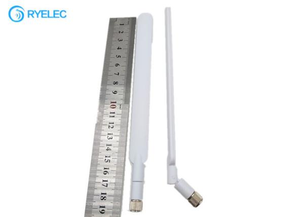 antena de borracha 4g Lte do chicote branco de 5dbi com o homem de Sma do giro para o router do rádio 4g