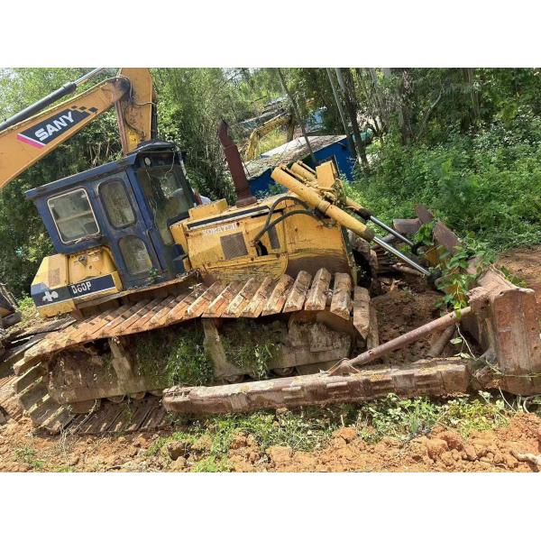 Бульдозер Komatsu D60P имеет отличную прочность, гибкость и высокое качество
