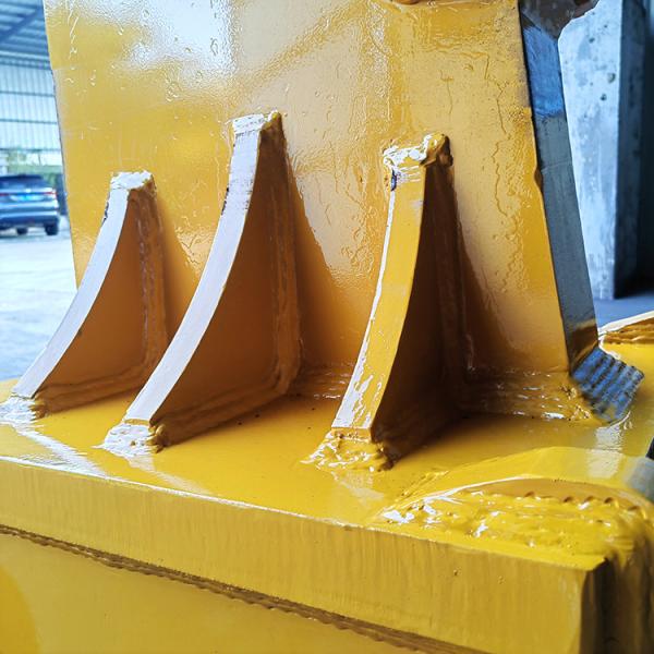 Construção resistente de Bobcat Escavadora Ripper Attachment For da cor amarela