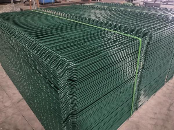 O cargo reto pulveriza rede de arame curvada revestida de Panels Triangle Bend da cerca do metal