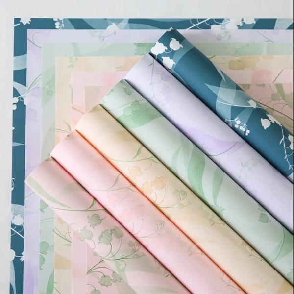 2024 Papel de embrulho de buquê de flores padronizado Papel de embrulho de plástico floral à prova d'água para o atacado de flores frescas