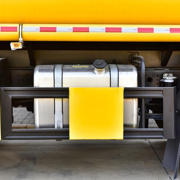 Fuel Tanker Truck Diesel Petrol Gasoline Transport Oil Tank Truck Manual Transmission Type