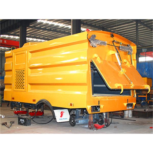 SINOTRUK HOWO 4X2 Road Sweeper Truck 2 Axles For Cleaning Highways / Urban Roads