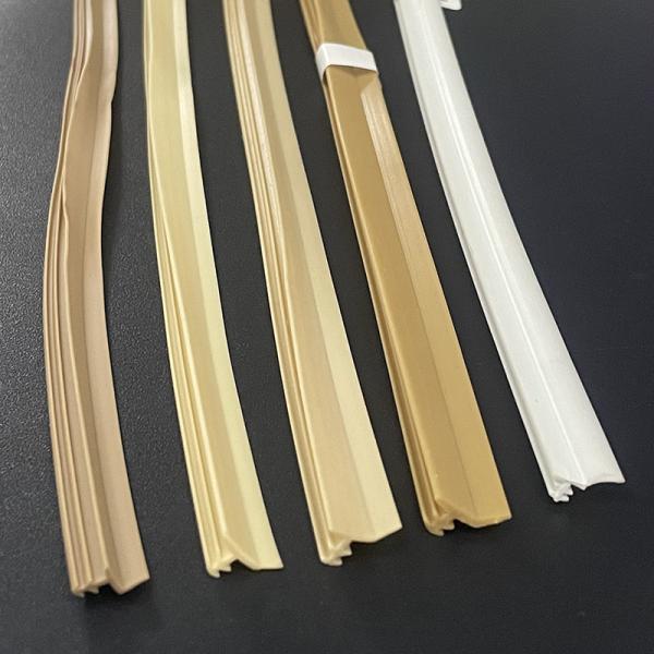 Уплотнения обнажать погоды PVC ODM watertight на деревянная доска обхода 9.7*9.5mm