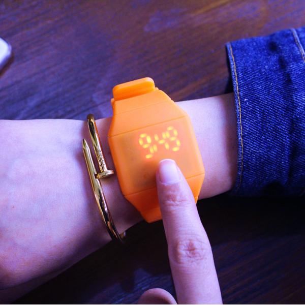 Silicone Band Fashion LED Digital Watch LED Time Showing Promotional Christmas Gift