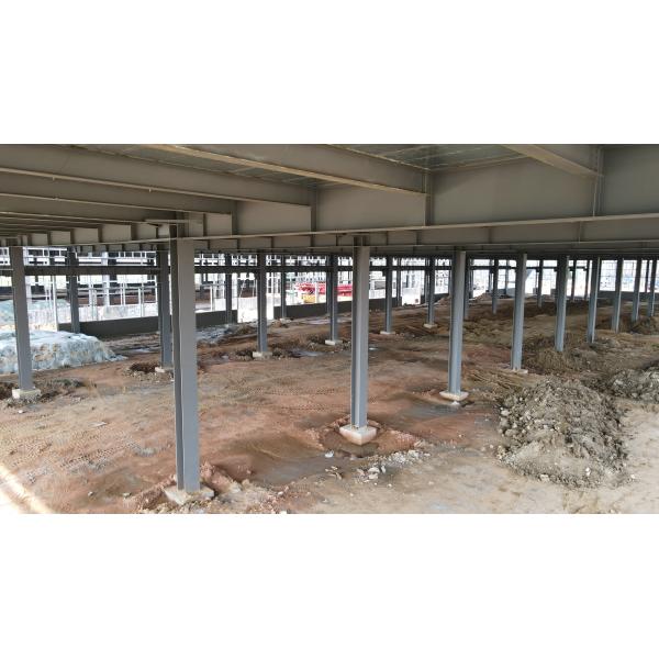 Q235B Q355B Almacén de estructura de acero con paneles aislados de techo y pared