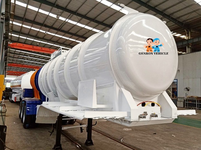 Трейлер топливозаправщика 25CBM масляной серной кислоты 30ft доставки Q345 Semi