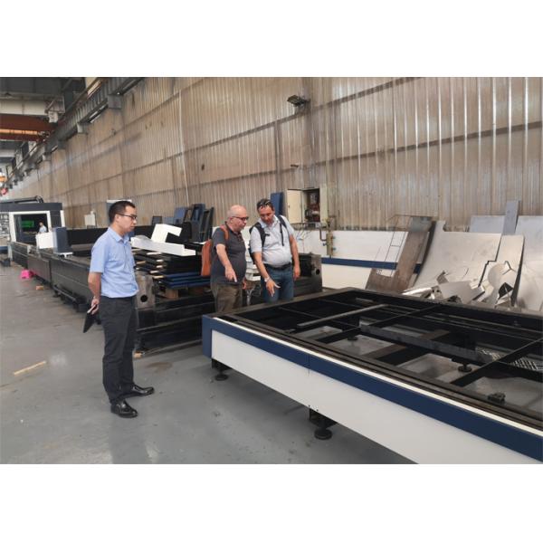 3000 * 1500mm Fiber Laser Cutting Machine Water Cooling With Exchange Cutting Table