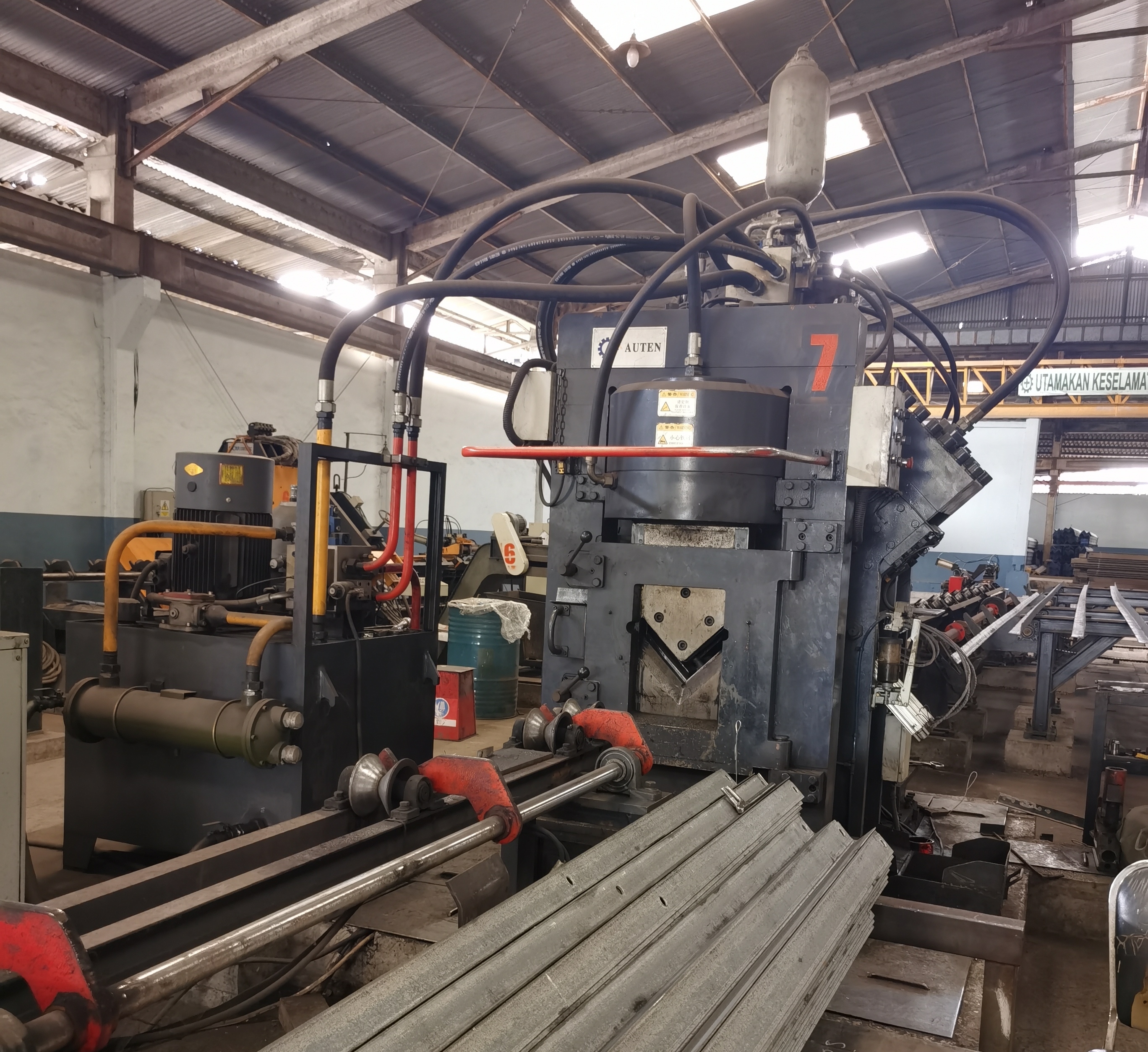 Automatic High Speed CNC Punching, Marking And Shearing Line For Angles Steel Fabrication