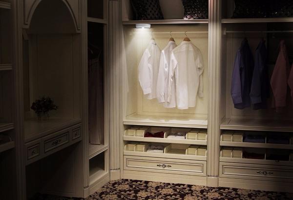 Bright LED Night Light/ Touch Tap Push Closets Cabinet Light Battery Lighting and Circuitry Design Sensor Room Bedroom 1-year 80