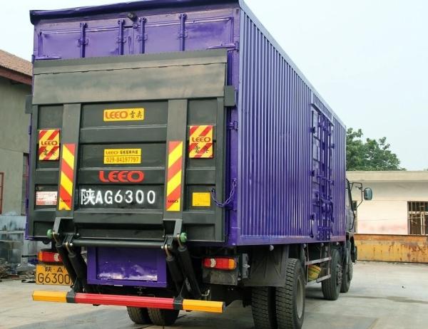 Capacidade de carga hidráulica do elevador 700kg da bagageira da liga de alumínio com o cilindro do óleo 8L