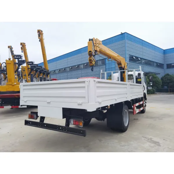 Isuzu 4X2 Drive 5 ton Truck Mounted Crane