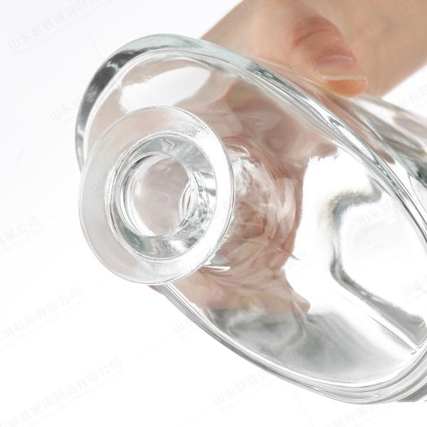 Здоровая стеклянная бутылка без свинца для горячего штампования Золотая бутылка с алкоголем